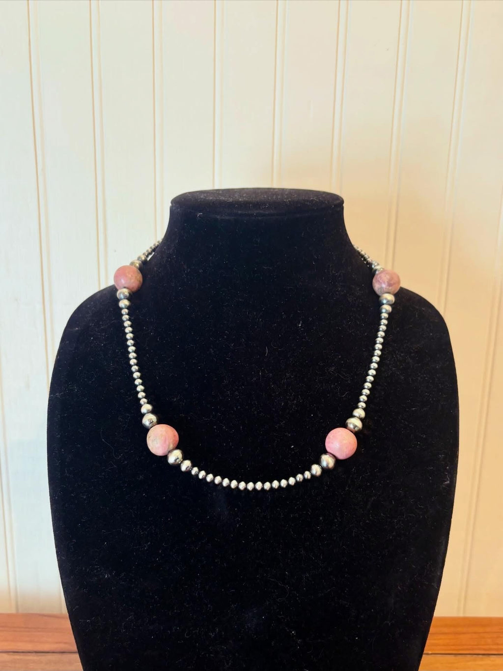 18-21” Multigraduated Navajo Pearl and Rhodonite Necklace