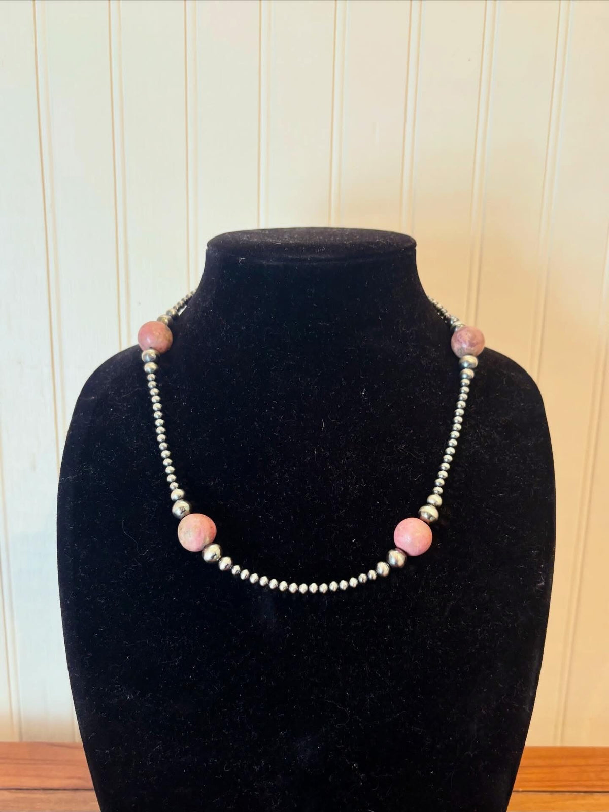 18-21” Multigraduated Navajo Pearl and Rhodonite Necklace